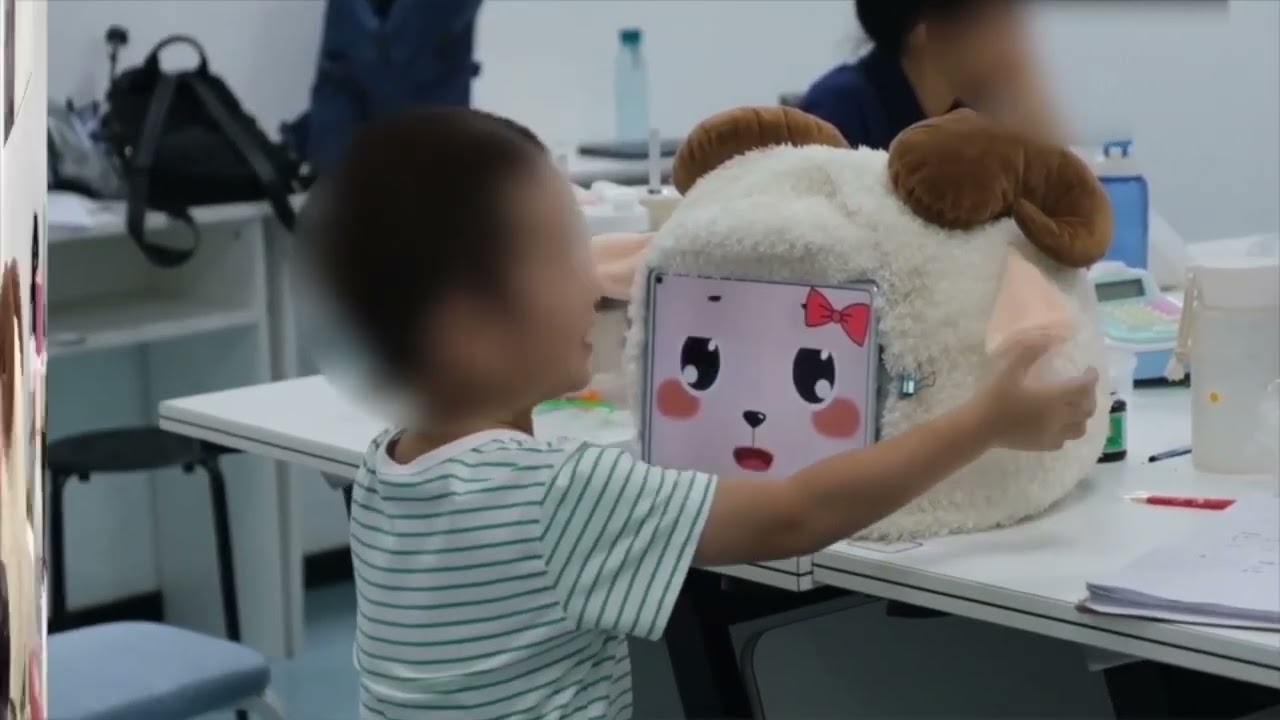 Using a Social Robot for Children With Autism A Therapist Robot Interactive Model