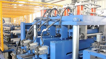 Automatic changeable C/Z profile roll forming machine with movable punching system flying punching