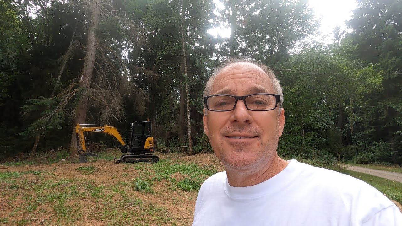 Sany mini excavator Taking down Small trees for firewood 🦫