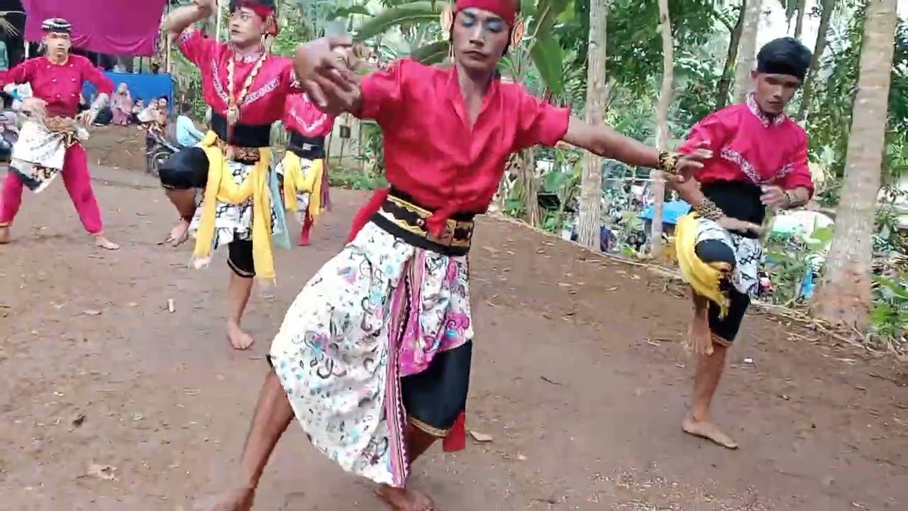 Ebeg mekar wangi golempang