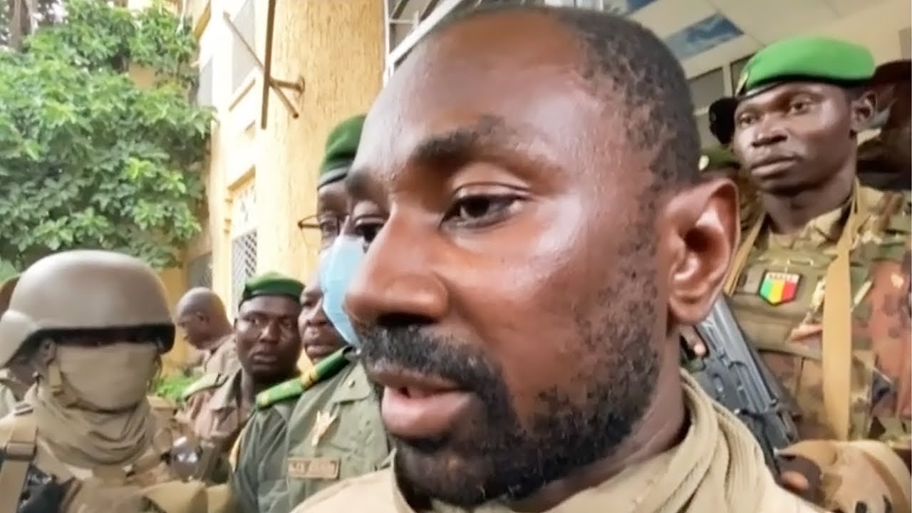 Au Mali, les militaires gardent le pouvoir : le point sur la situation avec Niagalé Bagayoko