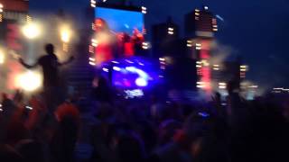 Afrojack & Martin Garrix - Turn Up The Speakers (Live @SLAM!Koningsdag)