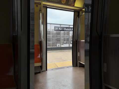 R46 W Train #5703 Door Chime #shorts