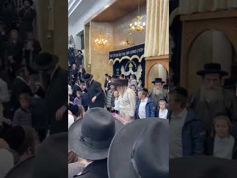 Toldos Aharon Rebbe Dances With Orphans At A Chanukah Event For Them