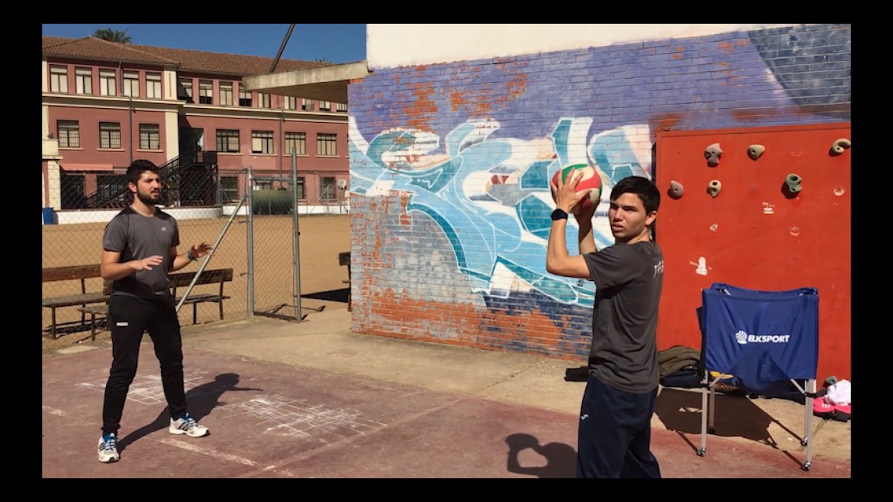 ejercicios de toque de dedos en voleibol YouTube ejercicios de toque de dedos en voleibol YouTube