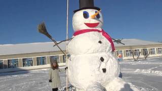 Самый огромный снеговик в МИРЕ !!!