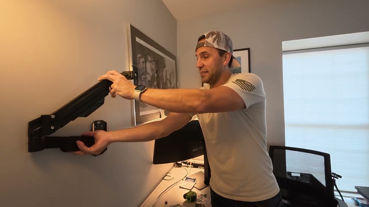 Установка настенного крепления для монитора MOUNT PRO