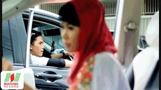 Jhon Kinawa & Rina Frida - Bapisah Bukan Bacarai