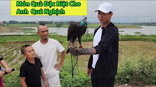 Món Quà Đặc Biệt Cho Anh Quế Nghịch - Và Thử Thách Thả Hết Chim Ra Khỏi Lồng