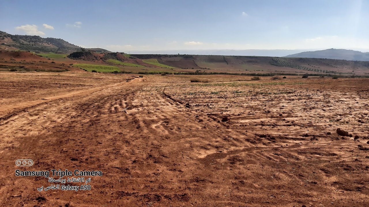 أرض فلاحية بامتياز مركز الهري للبيع محفظة مساحة 3هكتارو1100متر خنيفرة تم التخفيض 11 مليون للهكتار