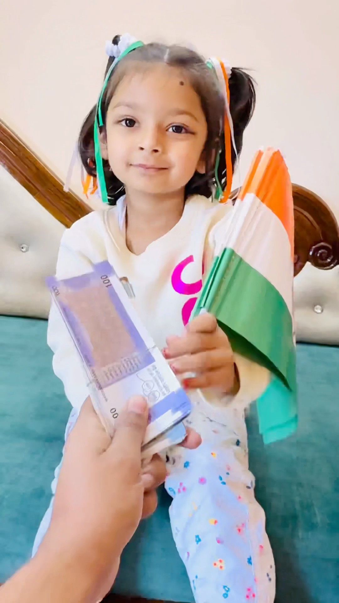 Tooktook rupye aur India ?? flag kya lena chahiye?