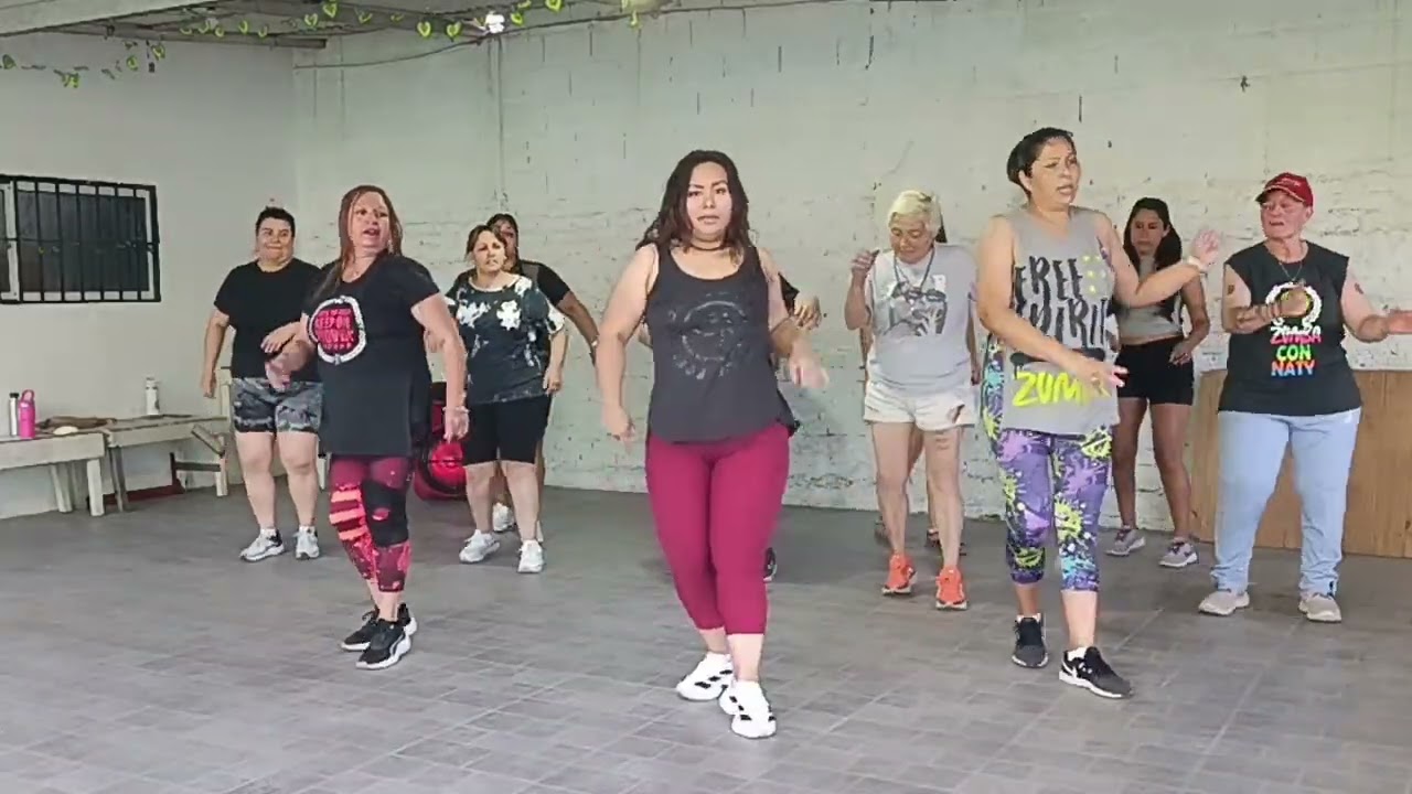 Vuelves triste 😭 María becerra, Karina, Xross. @natyzumba.zin  