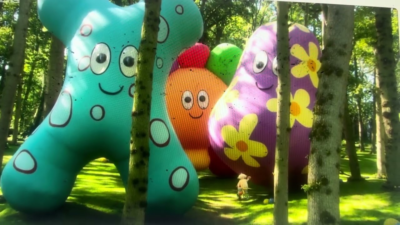 Makka Pakka Washes the Pontipines & The Haahoos