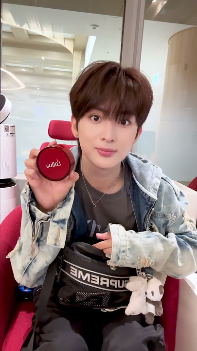 What's in My Bag? Lullua!🦌 #FANTASYBOYS #판타지보이즈 #LINGQI #링치 #Lullua #룰루아 #ルルア #shorts