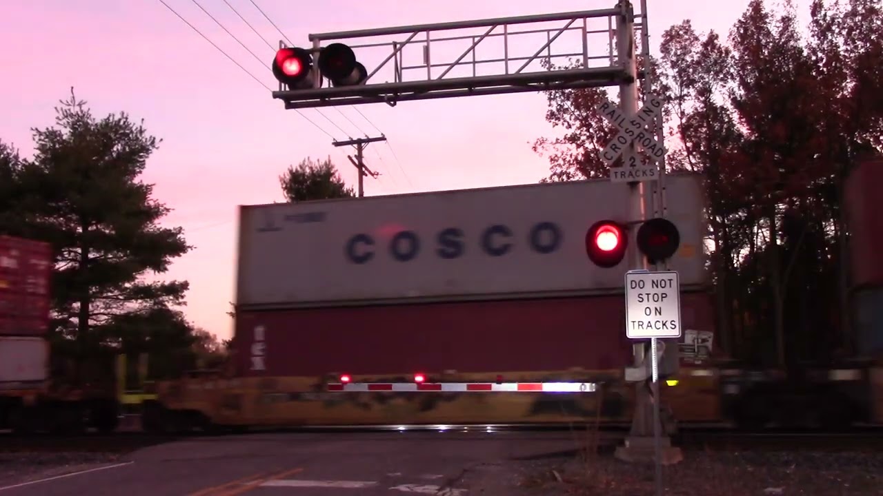 BNSF 8187 East in Lydick, IN 11/5/25