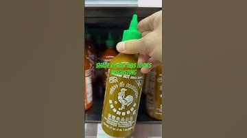 Sriracha is niet langer rood! Zou je dit nog steeds eten? 🤮 #Sriracha #Haan #Chilipeper