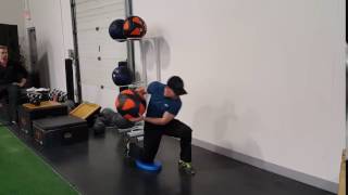 MB Half kneeling wall slam