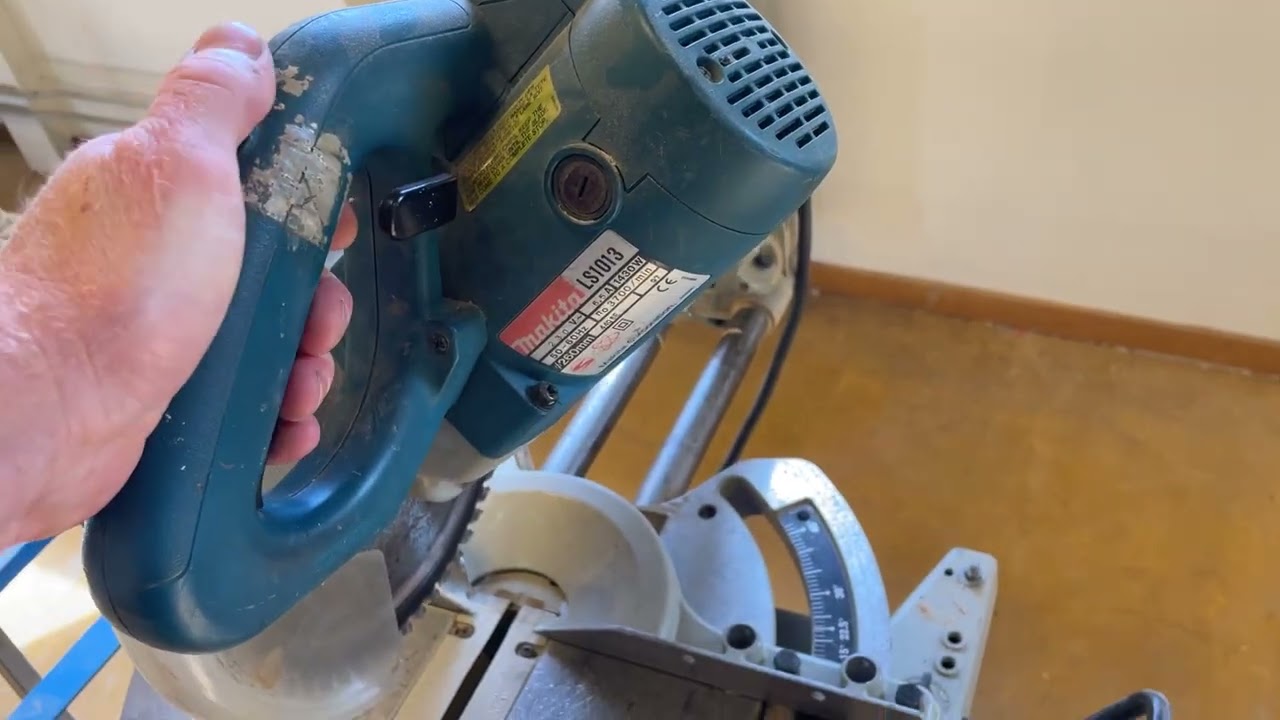 Kap och gersåg med sågbord  Makita LS 1013