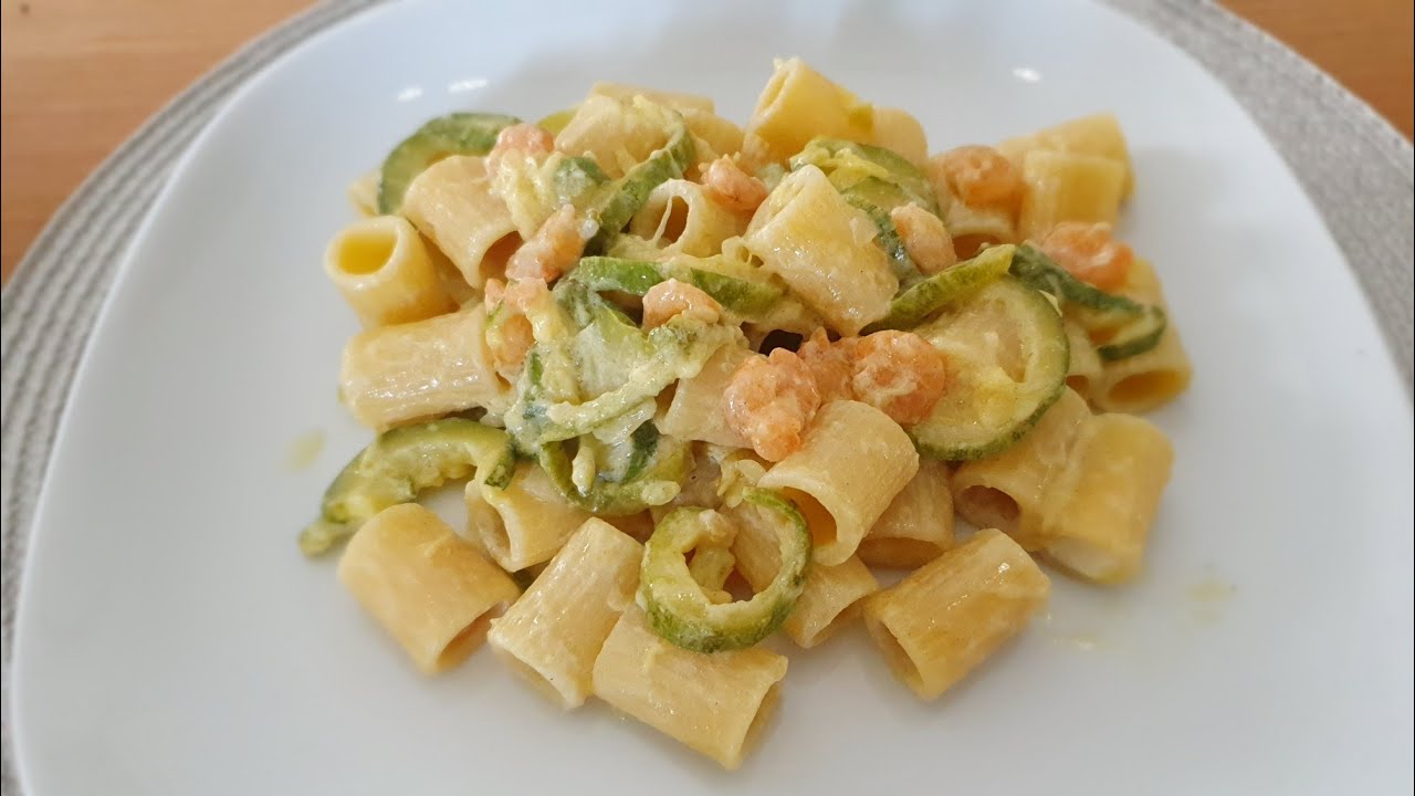 PASTA GAMBERETTI E ZUCCHINE - YouTube
