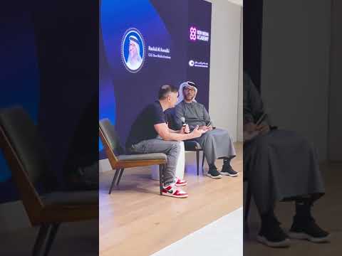 استضافة أكاديمية الإعلام الجديد ل غاري فاينرتشوك