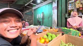 Download Lagu 1 PASAR DIBUAT NGAKAK DENGAN KELAKUAN MANDOR!🤣 - PERSIAPAN MASAK NURUTI HENDRO!🤤 MP3