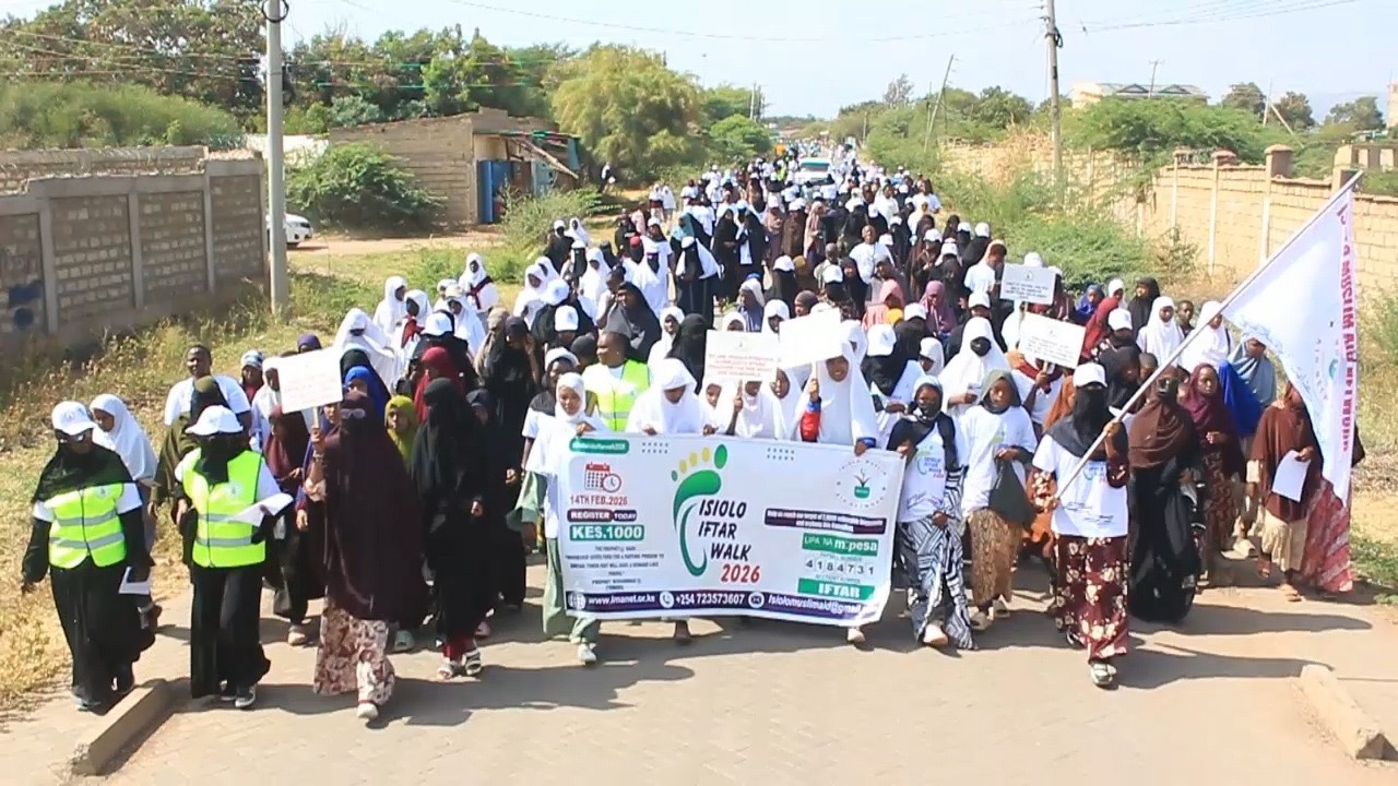 Пеший поход Ифтар 2026 объединяет мусульман острова для помощи бедным.