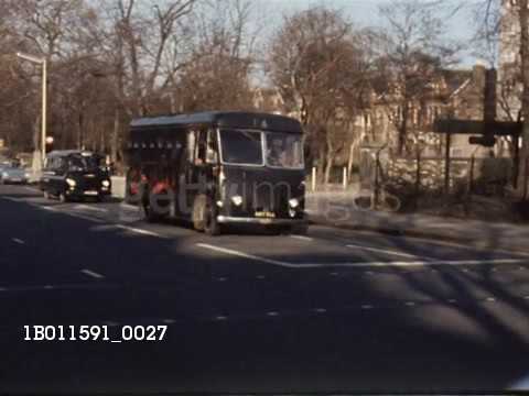 REAL FOOTAGE RONNIE AND REGGIE KRAY ON POLICE CONVOY TO BRIXTON PRISON