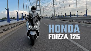 Test prémiového skútra Honda Forza 125. Vhodný aj pre kravaťákov? - motocykel.sk