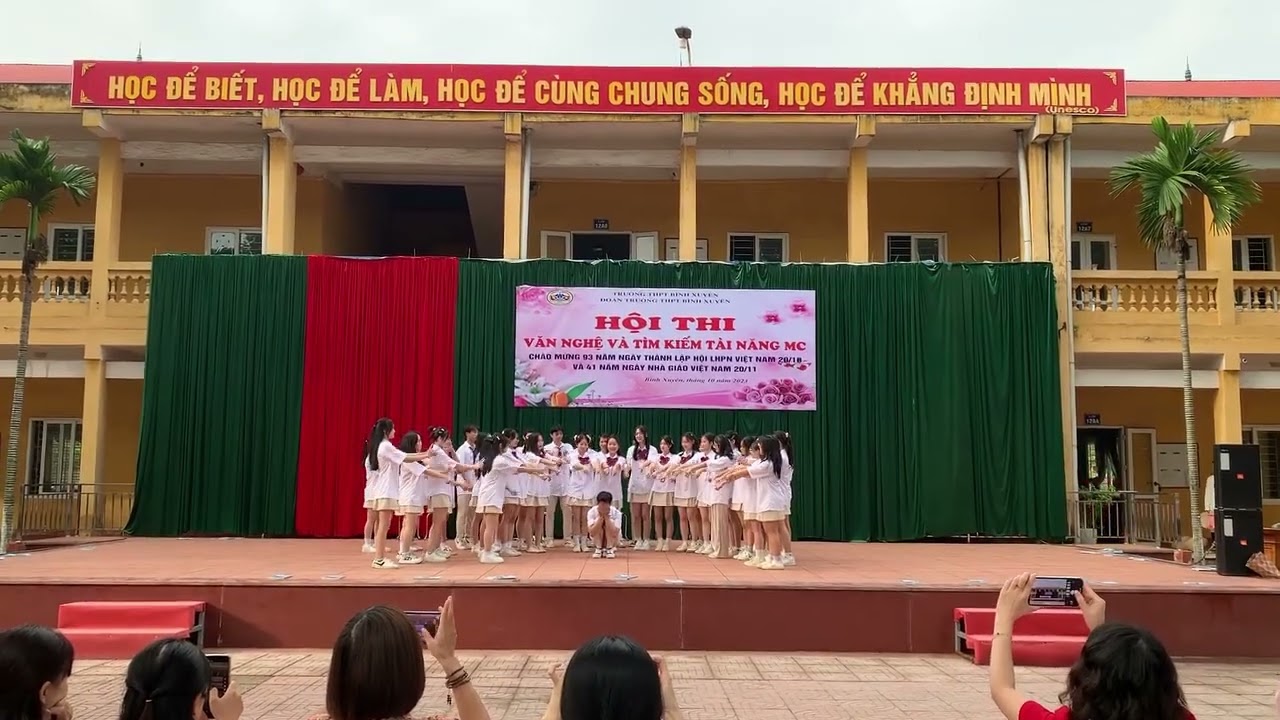 Đón Ánh Mặt Trời x Có Hẹn với Thanh Xuân x Baby x Nhất Quỷ Nhì Ma | 12a8_THPT Bình Xuyên