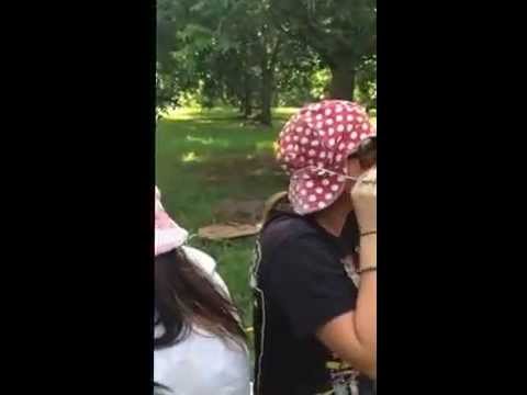 HANNAH &amp; KAYLEE- HOW TO PULL SOMEBODY OUT OF THE MUD | Doovi