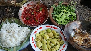 HANEUT SANGU, SALTED FRIED JENGKOL, RAW YOUNG JENGKOL, TERASI CHILI SALAD, SQUEEZE CHICKEN LALABAN