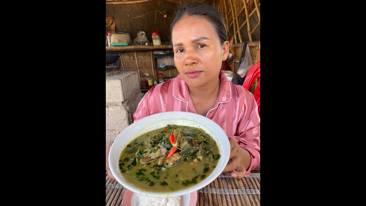 សម្លរកកូរ​ត្រី​អណ្តែង​ || ម៉ែកាឆែត