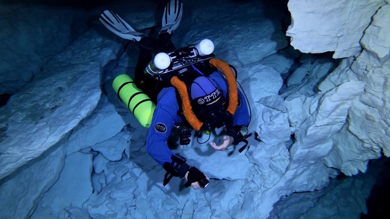 Cave Diving Weebubbie Cave Western Australia