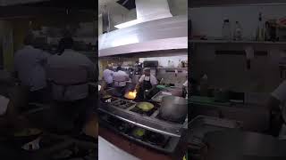 Asi es como se vive un servicio en cocina 🧑‍🍳 🔥 #chef #cheflife #cocina #ica #peru