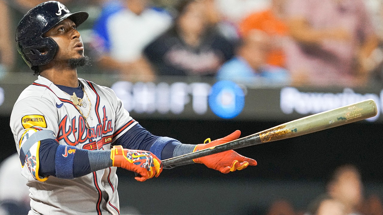IN THE CLUTCH ... AGAIN! 😳 Game-tying home run for Ozzie Albies! | MLB Highlights