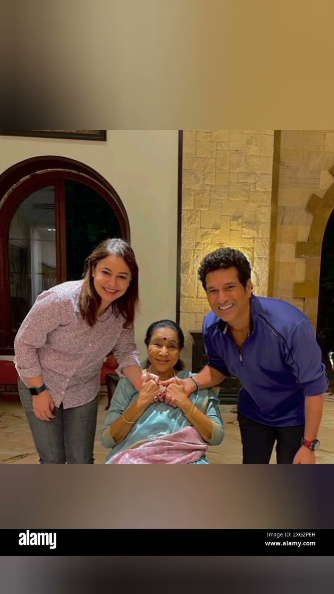 Sachin Tendulkar with his wife ❣️????#shors#susbsribe #trending #love