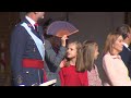 El sol juega una mala pasada a la Reina Letizia y sus hijas