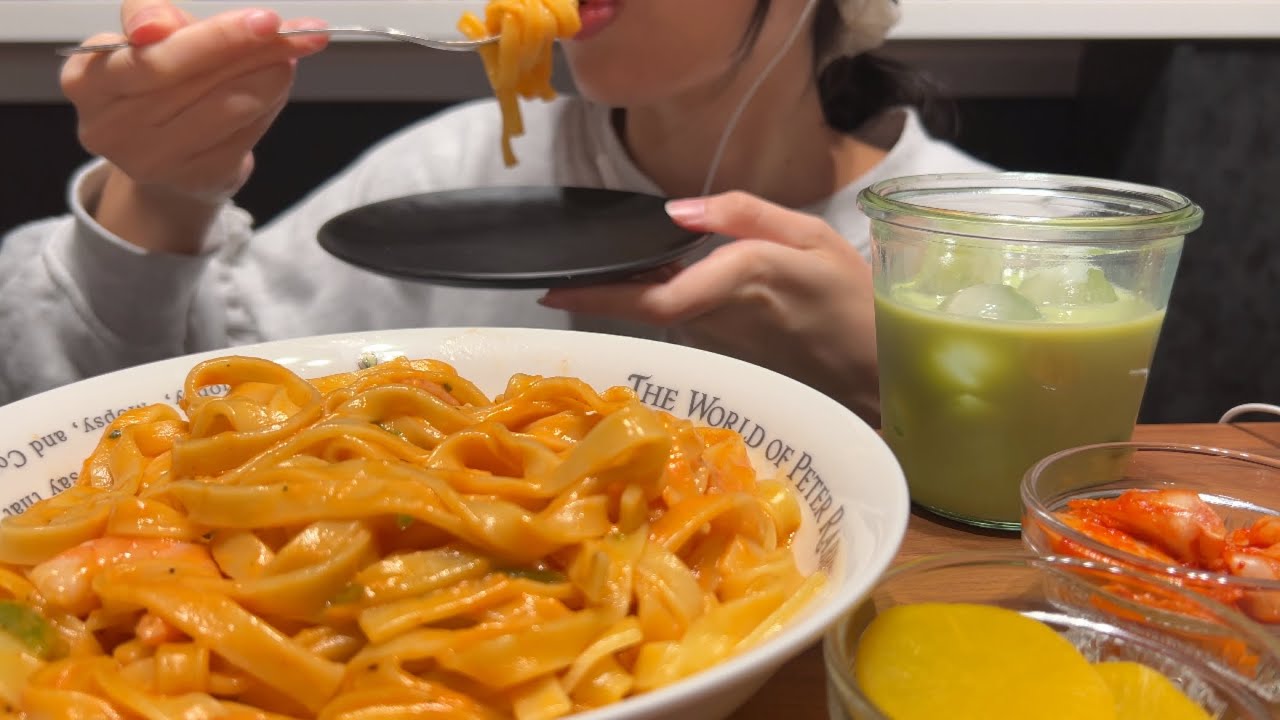【ASMR咀嚼音】トマトクリームパスタ＆抹茶 | Tomato Cream Pasta & Matcha Eating Sounds