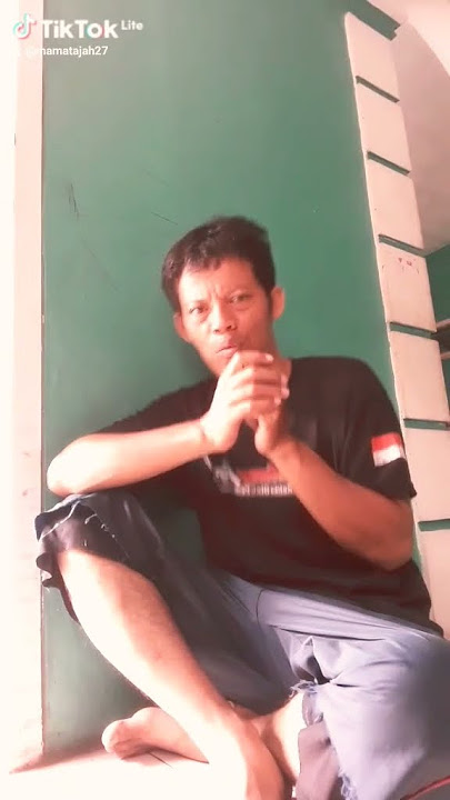 Di carekan ku pamajikan gara2 teu menang wae pagawean😆😆😆