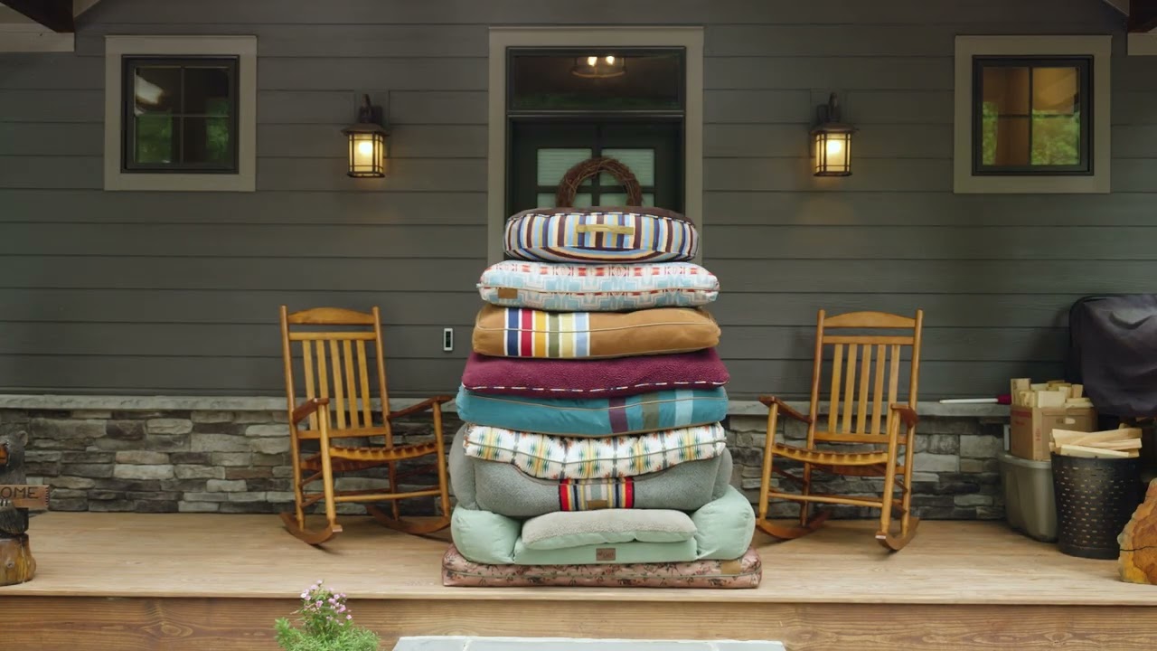 Carolina Pet Company Video - Dog Bed Stack