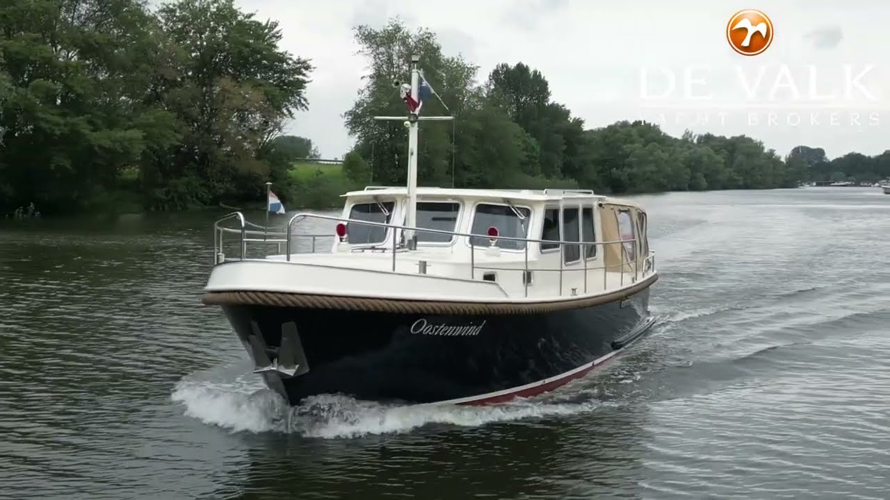 ⁣Jetten 37 Sedan Classic motor yacht