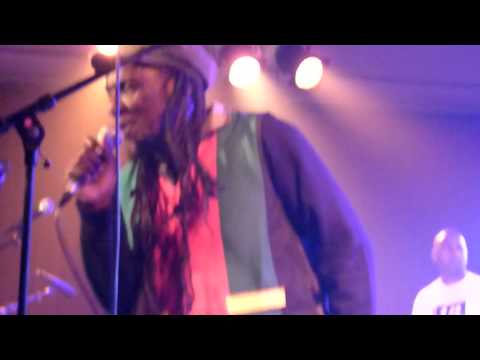 Linval Thompson - Don't Cut Off Your Dreadlocks