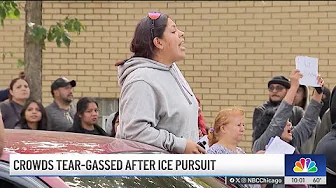 Crowds tear-gassed by ICE agents on Chicago's Southeast Side