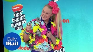 Cute and colorful! JoJo Siwas is full of energy at KCAs