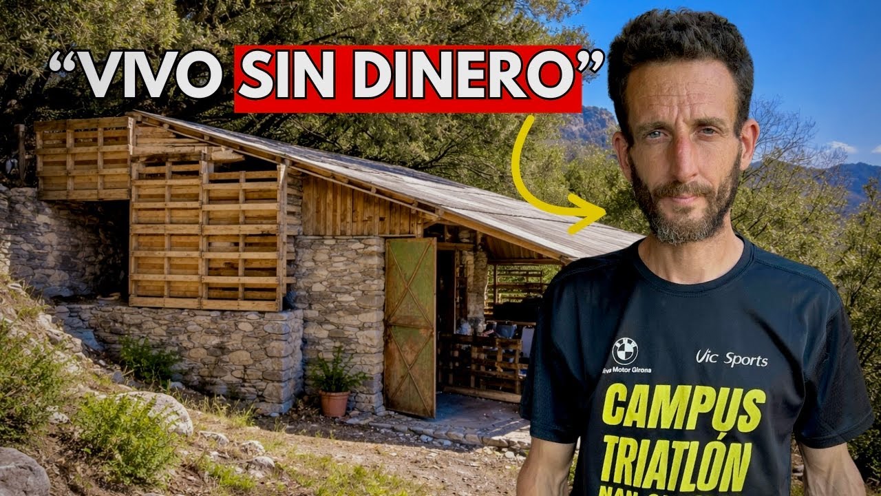 CONSTRUYÓ Una Cabaña AUTOSUFICIENTE Con 0€ Para VIVIR AISLADO En Pleno BOSQUE