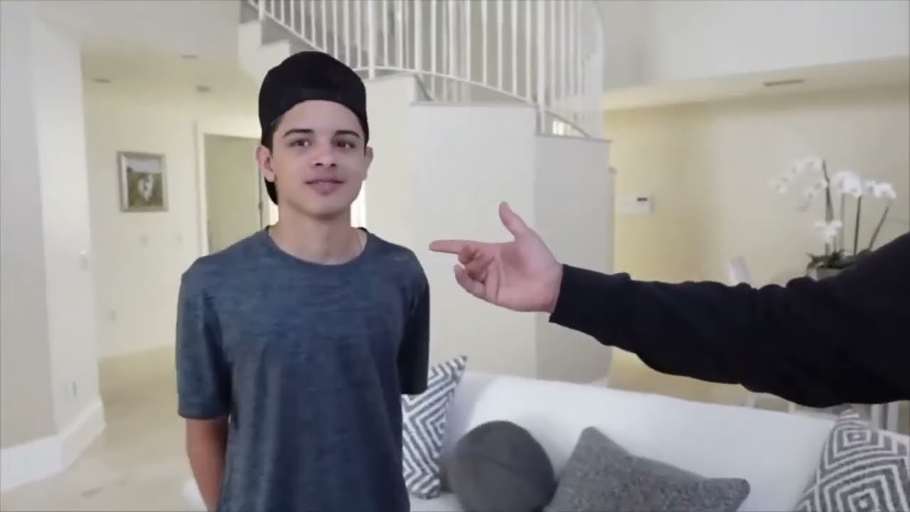 WHAT IS WRONG WITH THIS FAMILY… YouTube