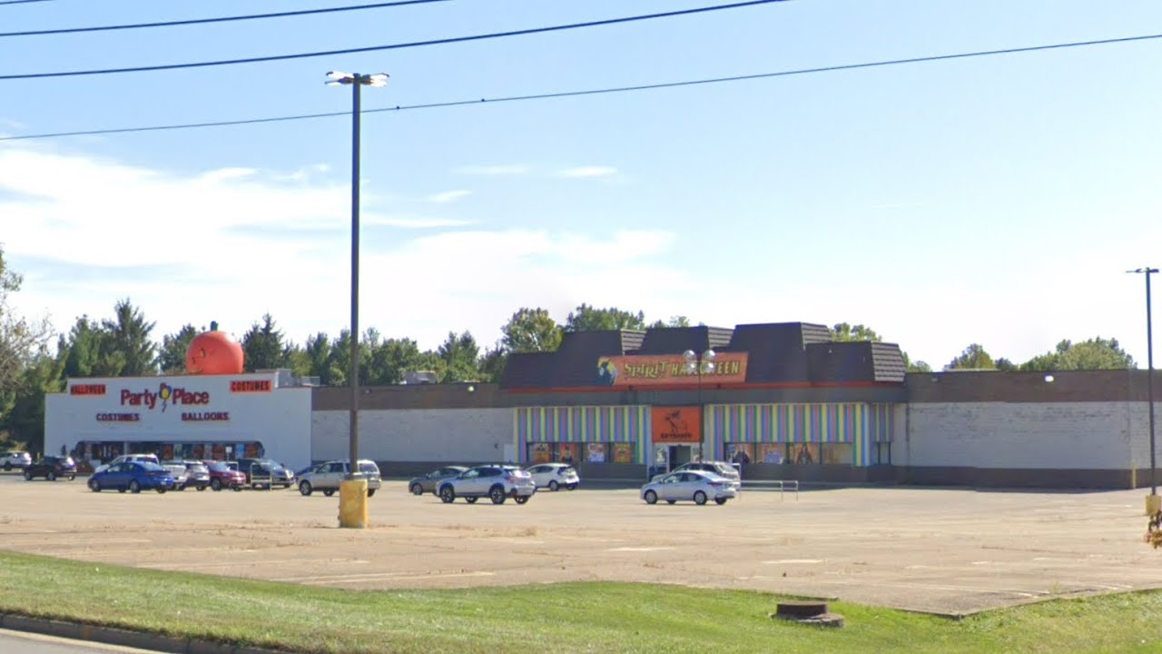 abandoned toys r us and former kids r us boardman ohio YouTube