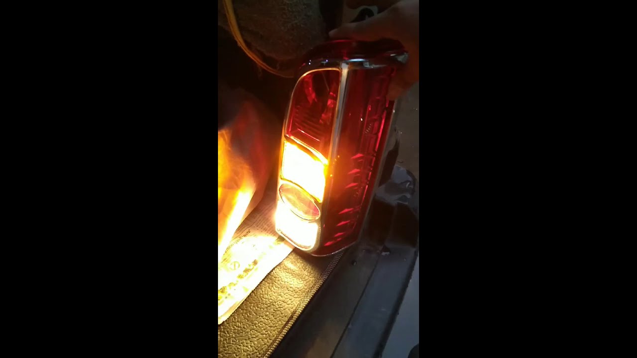 Maruti Suzuki Eeco How to Tail Light Change, Made Easy Suzuki