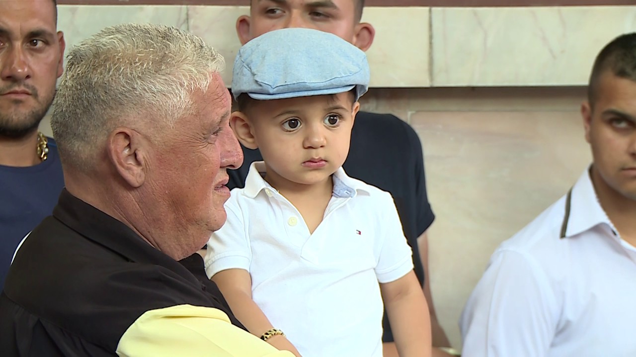 Felavatták Magyarország új cigány királyát Gyöngyösön