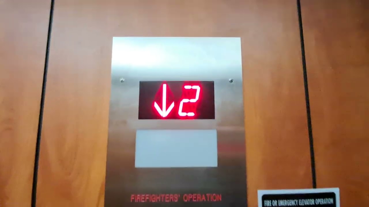 Unknown hydraulic elevator at 18 Wyckoff Avenue, Waldwick, NJ